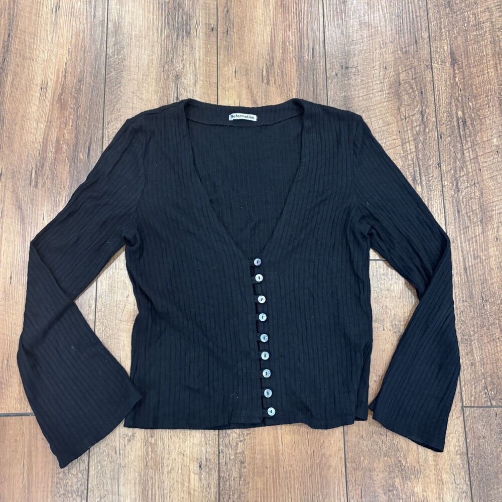 Reformation The Gellar Black Ribbed Button Front Bell Sleeve Crop Top Womens L - Picture 2 of 8